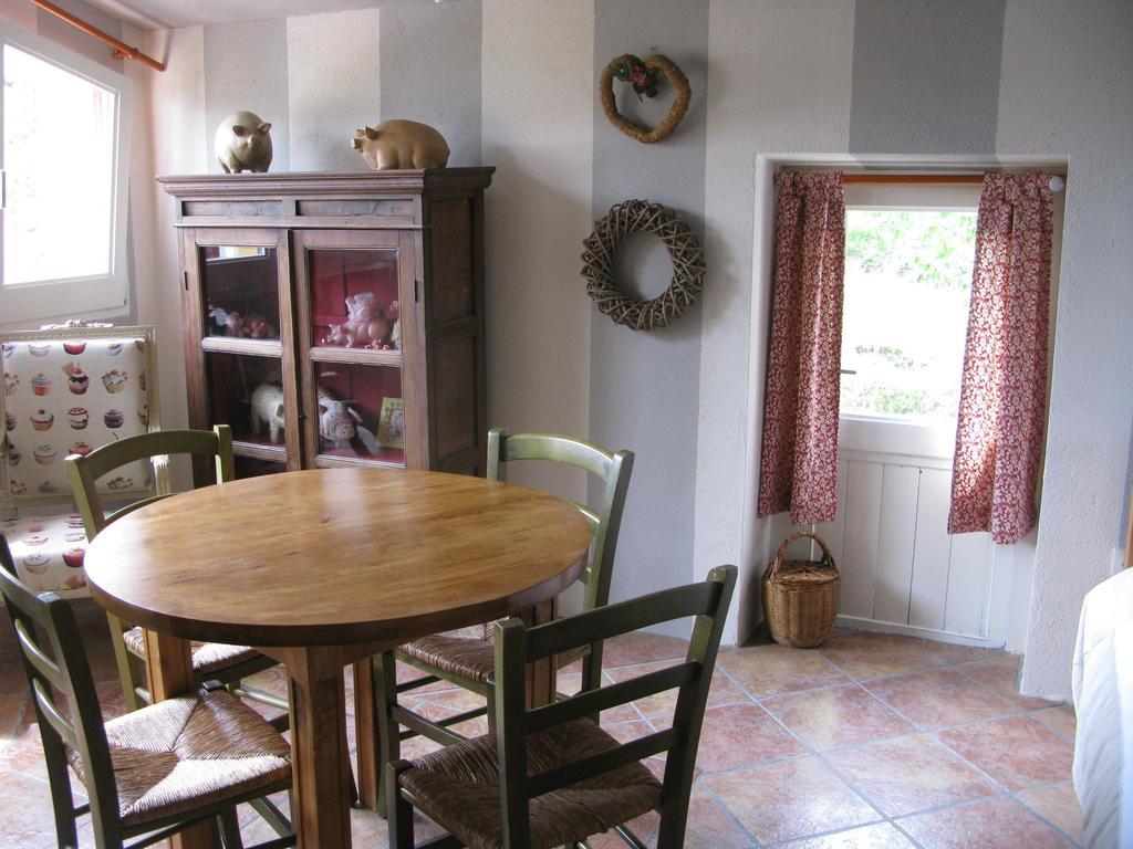 Maspitra B&B 베살루 객실 사진