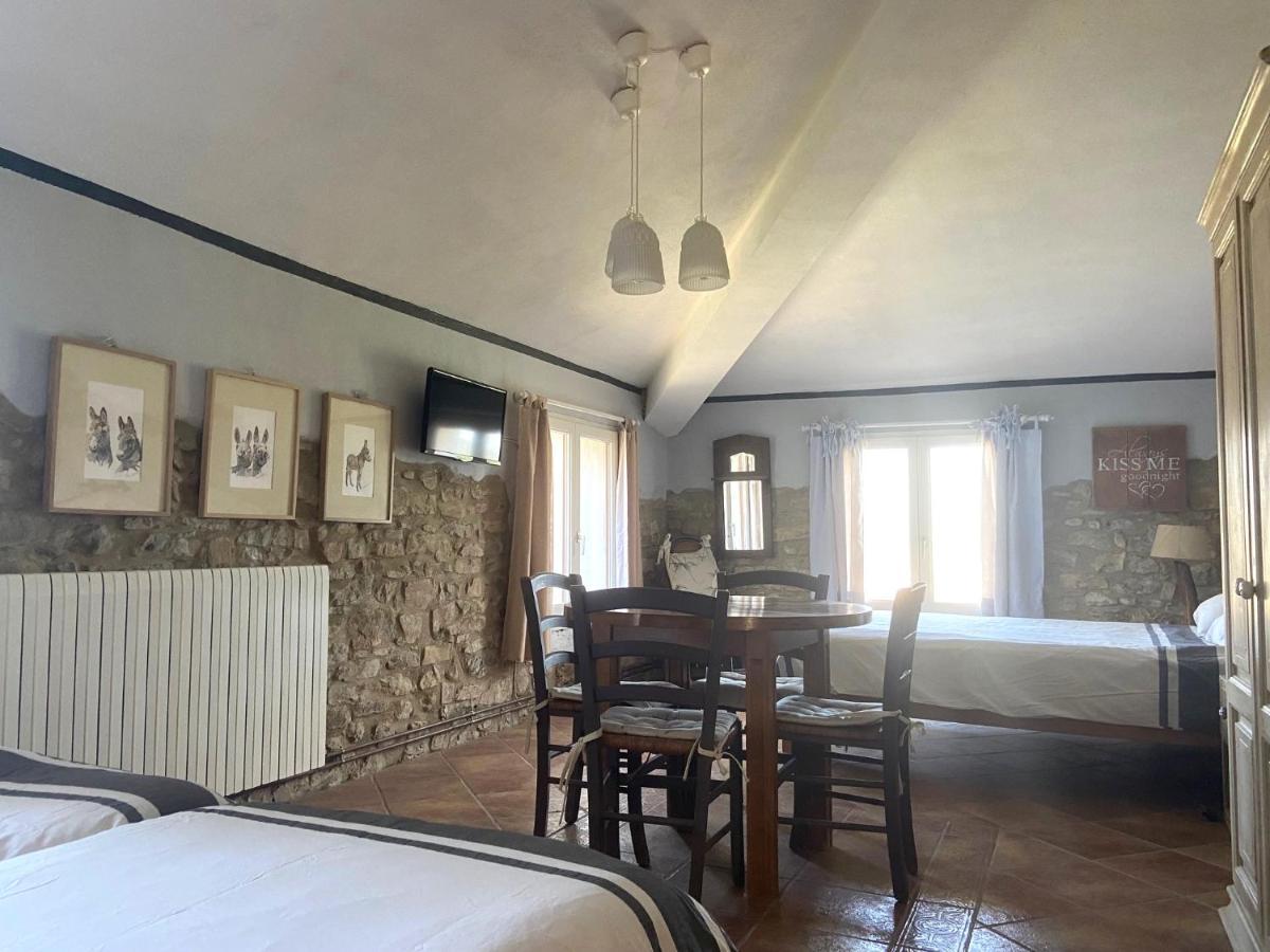 Maspitra B&B 베살루 외부 사진